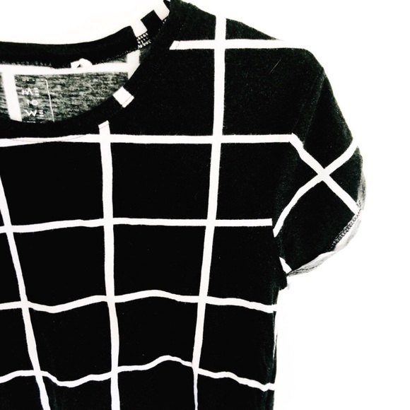 Me to We Grid Crop Top - Picture 3 of 6